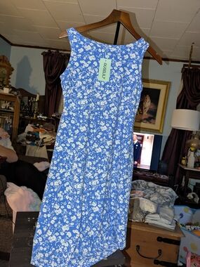 Auselilly Blue and White Floral Scoop Neck Midi Dress NWT Size Small